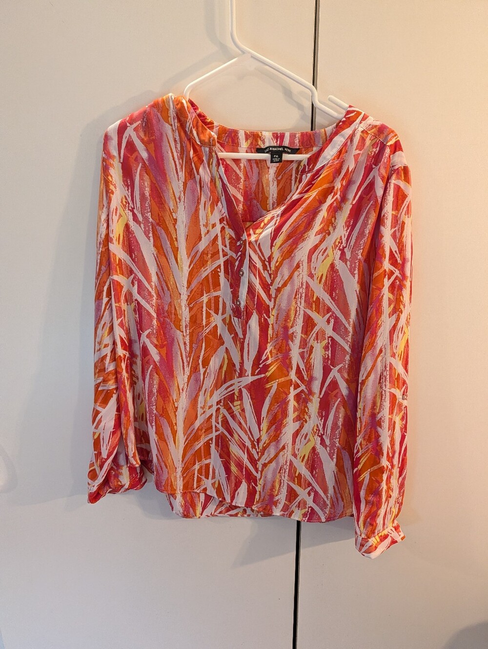 Zac & Rachel Woman's PXL Coral, Pink & White Abstract Print V-Neck Blouse